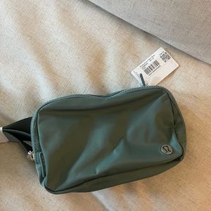 NWT lululemon belt bag